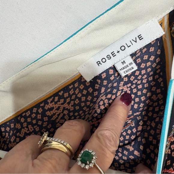 Rose + Olive floral print dolman sleeve v-neck bohemian style tunic - Picture 4 of 15